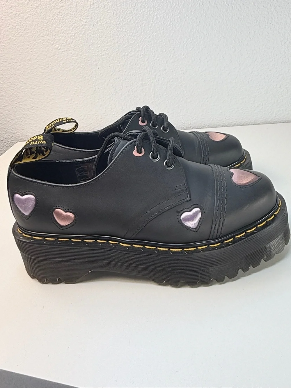 Dr Martens Heart Cutout Platform Oxford Shoes Black Pink womens Size 7 goth